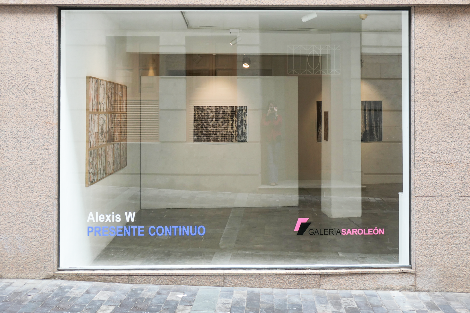 PRESENTE CONTINUO de Alexis W.